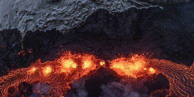 Замочная скважина в ад. NASA показало, как из космоса выглядит трещина в Исландии (фото)