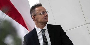 Министр иностранных дел Венгрии исчез после выборов: что известно