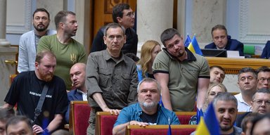 Новий законопроєкт Зеленського про НАБУ: Рада готує позачергове засідання