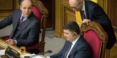 Искусственный иммунитет. Почему Порошенко и Яценюк вступили в политический сговор
