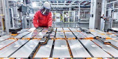 Китай скорочує постачання графіту: світове виробництво акумуляторів під загрозою