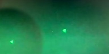На видео были пойманы неопознанные летающие объекты, окружившие корабль ВМФ США (видео)