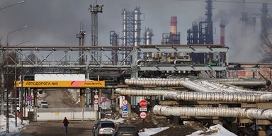 Удары Украины по НПЗ заставили Россию увеличить импорт белорусского бензина, — СМИ