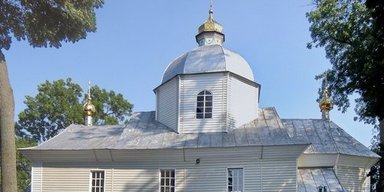 "Порезали бензопилами": на Ривненщине селяне разрушили храм-памятник XVIII века (фото)