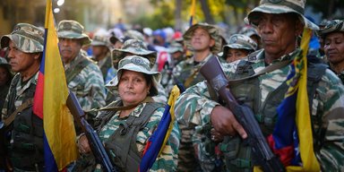 "Борьба с империализмом": Венесуэла готовится к войне с США (видео)