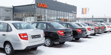 На складах — 100 000 непроданих авто: нові Lada не хочуть купувати