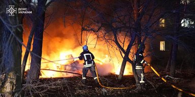 РФ ударила баллистикой по многоэтажке в Сумах: 8 погибших, среди них дети (фото, видео)