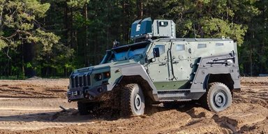 Минобороны испытало и допустило к эксплуатации новый броневик "Варта-2"
