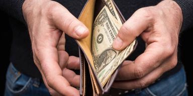 Мужчина отказался одолжить коллеге 1 доллар: он подумать не мог, что произойдет дальше