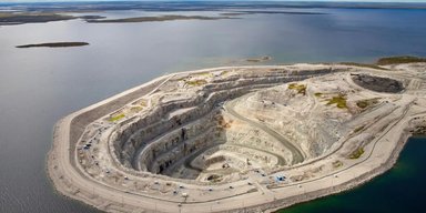 В Канаде алмазный рудник начал вырабатывать 4,2 млн кВт чистой энергии: детали