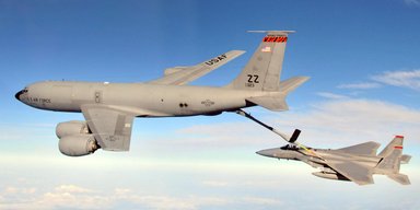 США готовятся к вторжению в Иран: планируют перебросить до 100 самолетов-заправщиков