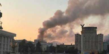 Масована атака на Київ: палає будівля Кабміну і житлові будинки, є загиблі і багато постраждалих (фото, відео)
