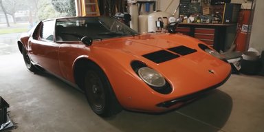 Сын нашел отцовский Lamborghini спустя 50 лет после продажи (видео)