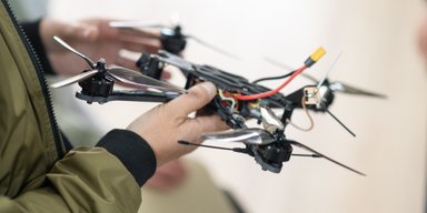FPV-дроны научились летать без связи: как работает "круиз-контроль" от VYRIY (фото)