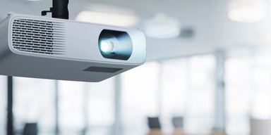 Как телевизор: представлен проектор, который спокойно работает при дневном свете (фото)