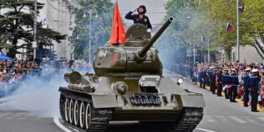 Бедных — на фронт? Как Россия умело внедряет нужные ей идеи в головы украинцев