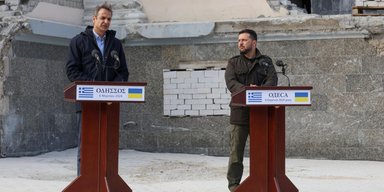 Третья мировая война или "озабоченность": как бы в НАТО отреагировали на удар РФ по делегации Греции в Одессе