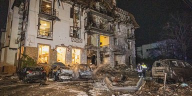 РФ вдарила по центру Харкова: зросла кількість постраждалих, серед них — іноземці (фото)