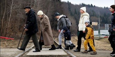 "Жінки і діти опиняться на вулиці": Ірландія "цинічно" скорочує допомогу для українців, — BBC