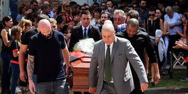 "Я живий": чоловік після кількох днів відпустки прийшов на власний похорон