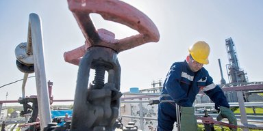 На газовых рынках Европы и США снова разгорается кризис: почему рухнули цены