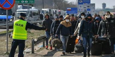 Должны защищать свою страну: в партии Мерца выступают за возвращение украинских мужчин домой