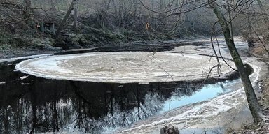 Посадочная площадка для НЛО: британец обнаружил таинственный вращающийся диск в реке