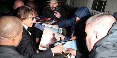 Том Круз пропустил день рождения собственной дочери, но посетил вечеринку Виктории Бекхэм