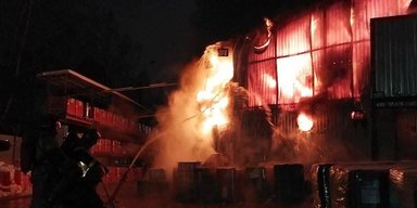 В Іжевську спалахнула велика пожежа в цеху з виробництва БПЛА (фото, відео)