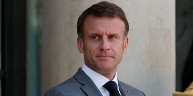 Україні потрібно повернути Крим, щоб досягти міцного миру, — Макрон
