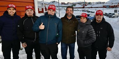 Трамп-младший подкупил бездомных в Гренландии, чтобы записать пропагандистский ролик, — СМИ