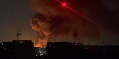 Взрыв на подстанции в Лондоне: аэропорт Хитроу закрыт, а тысячи людей остались без света