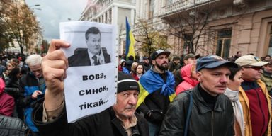 Фронда наших широт. Зачем Зеленский шагает по граблям Порошенко и Януковича