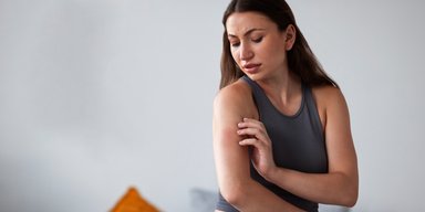 10 домашних средств, которые помогут быстро снять зуд от укусов комаров