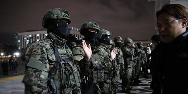 Рекорд по длительности военного положения: что происходит в Южной Корее и кто за этим стоит