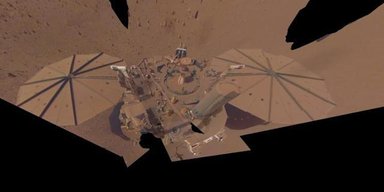 Снимок на прощание. Марсианский посадочный модуль Insight сделал свое последнее селфи (фото)