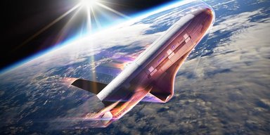 Уперше секретний військовий космічний літак США починає незвичайний рух на орбіті (відео)