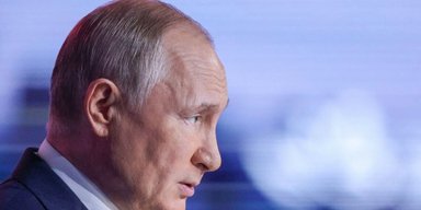 В Латвии за день собрали средства на поврежденный "череп Путина"