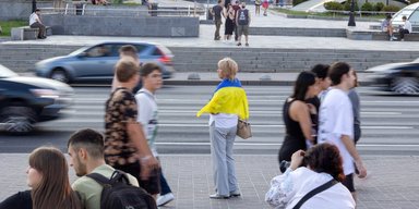 Количество украинцев, готовых терпеть войну, стремительно увеличилось, — опрос