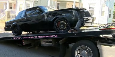 Протаранили 15 авто: злодії викрали та розбили раритений спорткар за $200 000 (відео)