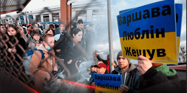 Рахунок за гуманізм. Куди поїдуть українські біженці, якщо Варшава скоротить підтримку