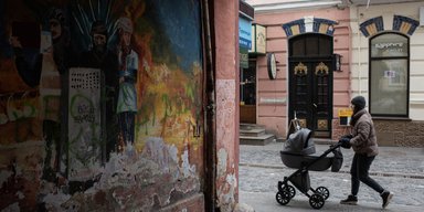 Разное происхождение: почему мы говорим "Севастополь", но "Тернопіль" (видео)