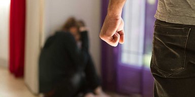Простить нельзя бежать. Что делать женщинам, оказавшимся в роли домашней жертвы