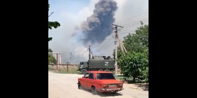 Удар по складам и нефтебазе: в ВСУ подтвердили успешную атаку по военным объектам в Крыму (видео)