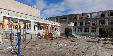 Россияне сбросили КАБы на Херсон: пострадали по меньшей мере 20 человек (видео, фото)