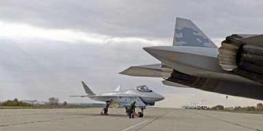 У мережі з'явилося унікальне фото Су-75 Checkmate: чому "засвітили" новітній винищувач РФ