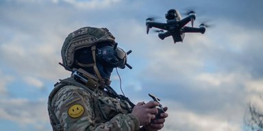 Били тричі: військкора РФ атакували FPV-дронами в Курській області (відео)