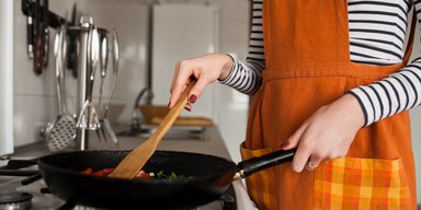 6 лайфхаків, як використовувати менше олії під час приготування їжі