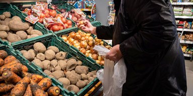 В Украине стремительно дешевеет популярный овощ из борщевого набора