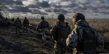 Военное положение в Украине продлят еще на 90 суток: президент подал законопроект в Раду, детали
